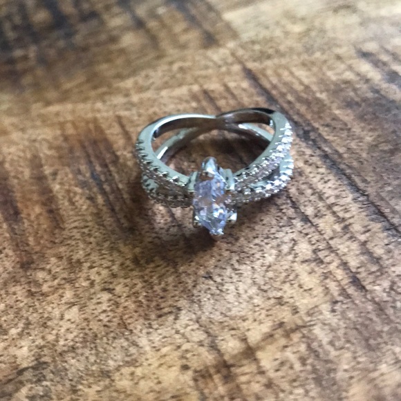 NWT 925 Silver Marquise Cut White Sapphire Ring - Picture 3 of 6